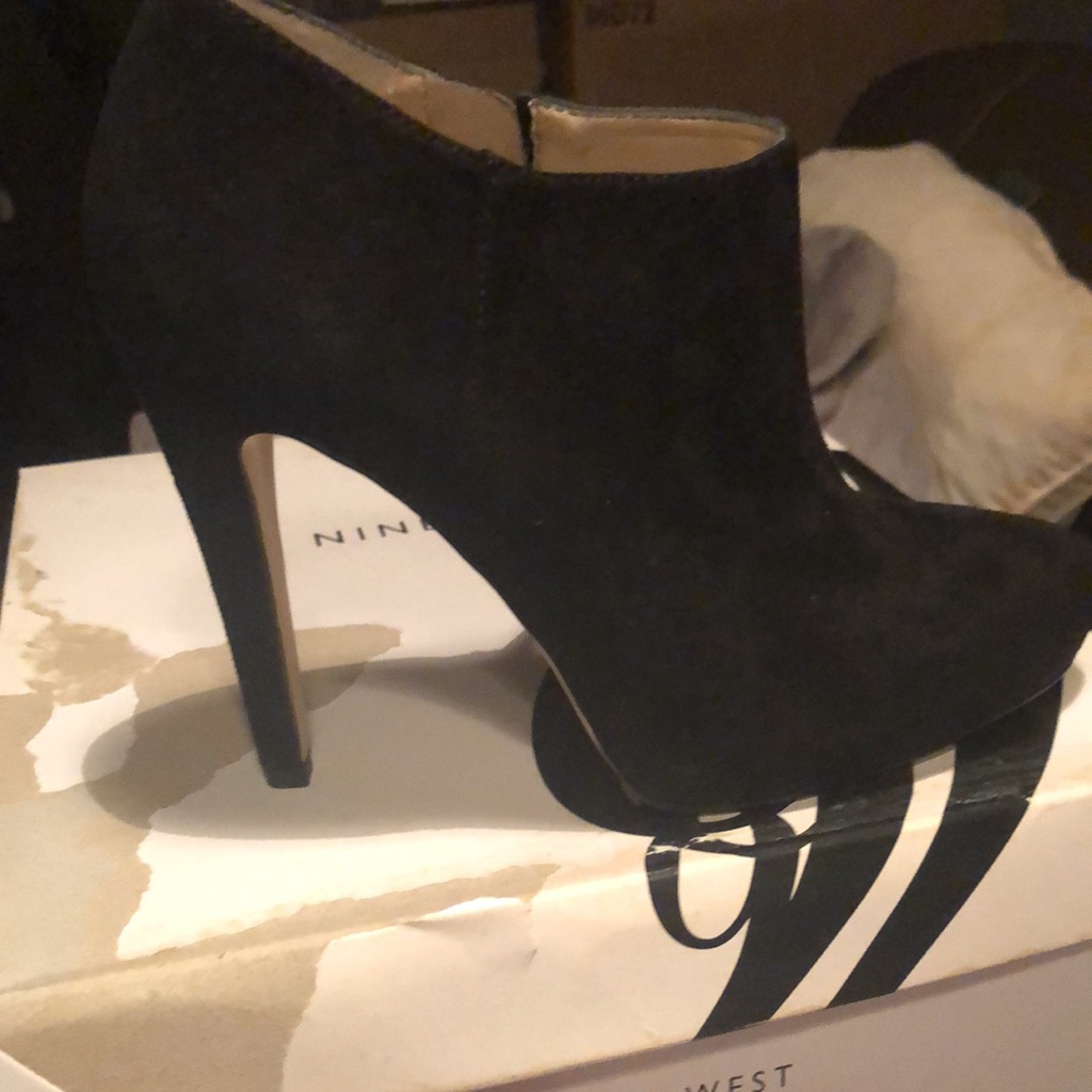 Brand New Inc Concept Blk Suede Shootie